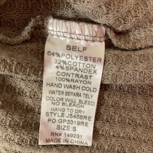 J Jordan boutique brand long sleeve floral shirt size small EUC ME B59 - Picture 7 of 7